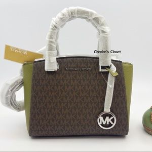 ✨⭐️NeW! Michael Kors SM Maxine Messenger